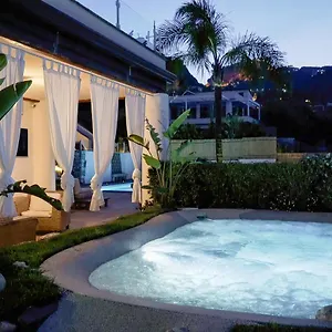 Luxury Taorum With Spectacular Sea Views In , Taormina Italië