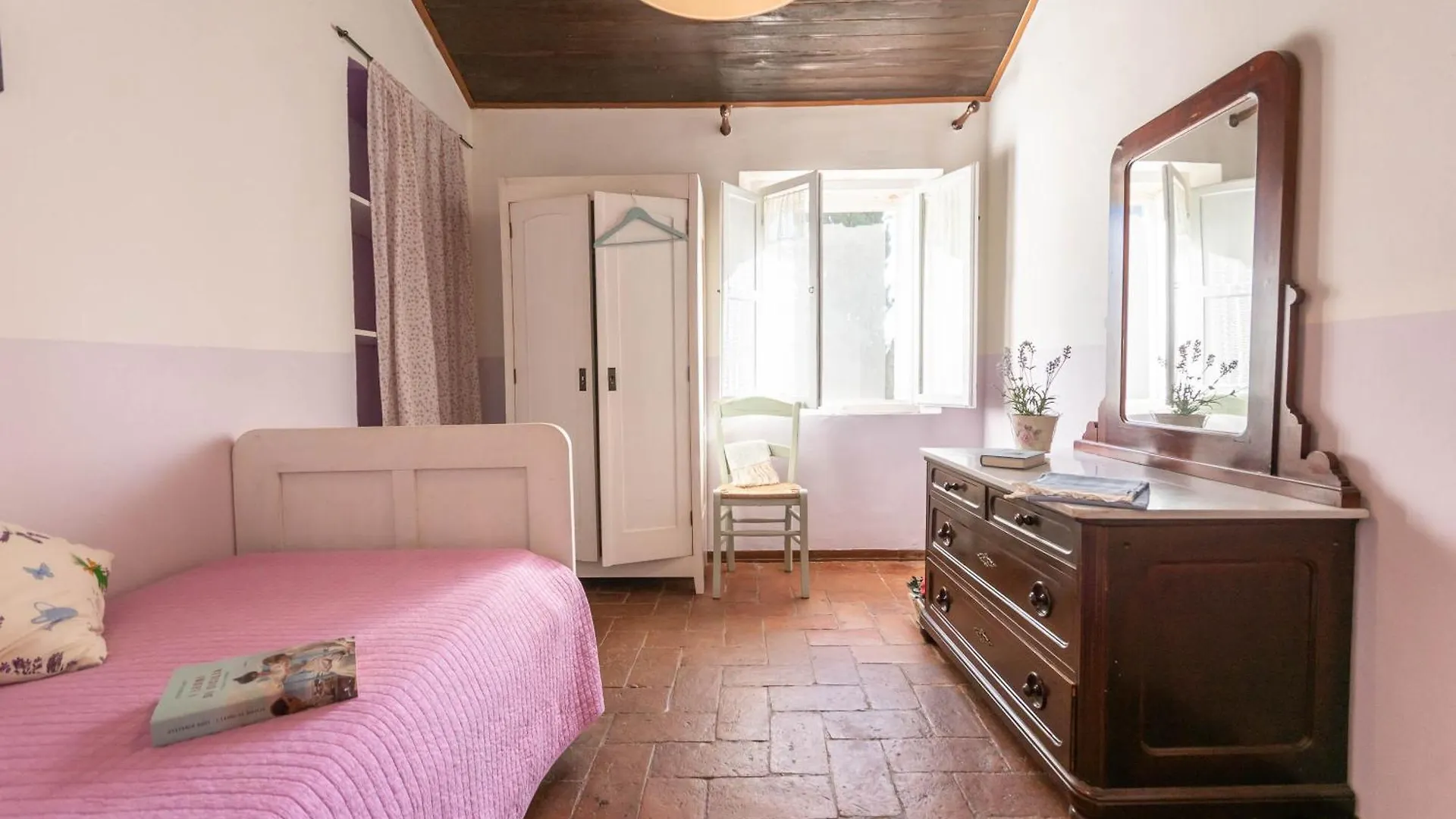 Tenuta Di Poggio Cavallo Istia dʼOmbrone
